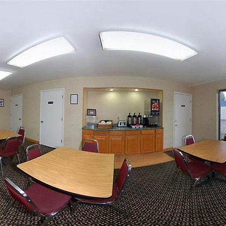 Rodeway Inn Civic Center Роанок Экстерьер фото