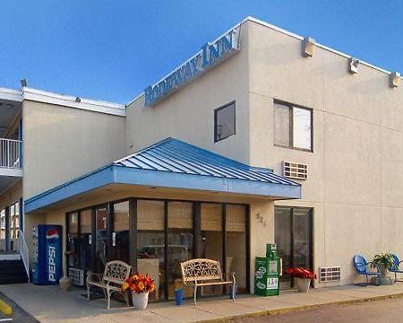 Rodeway Inn Civic Center Роанок Экстерьер фото