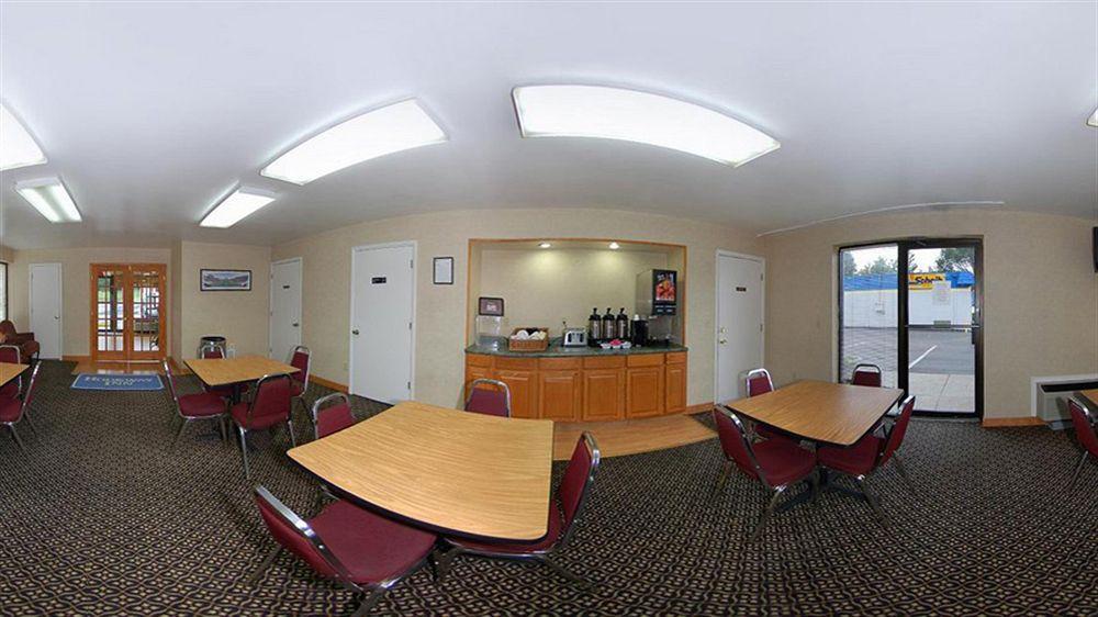 Rodeway Inn Civic Center Роанок Экстерьер фото