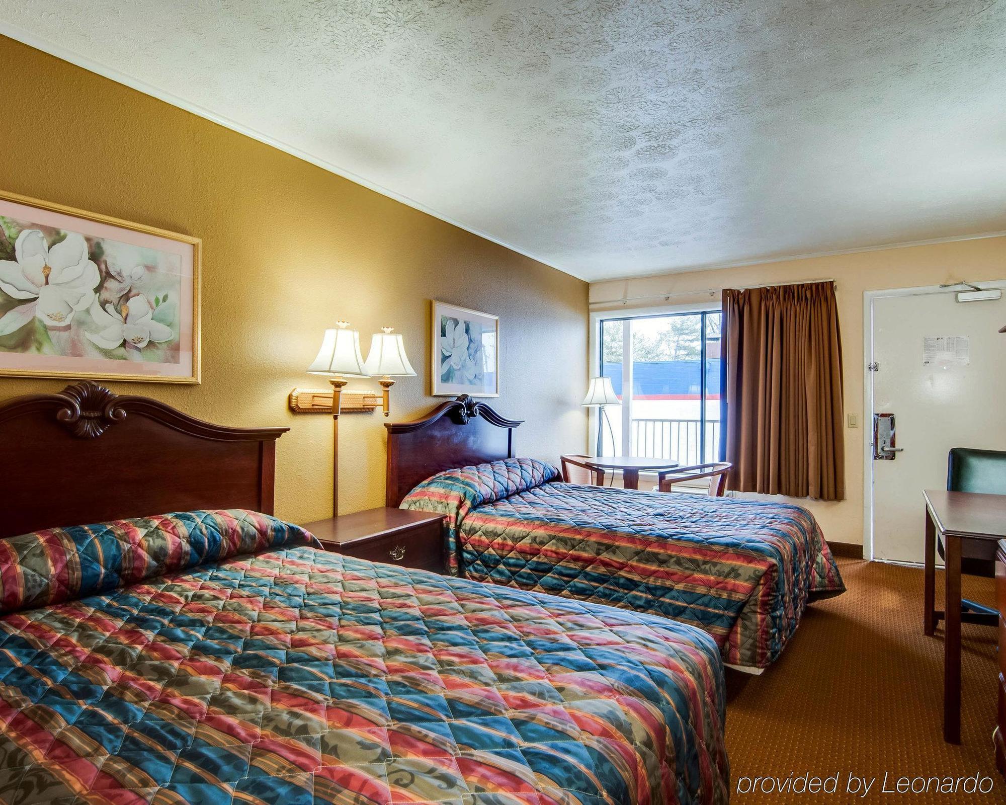 Rodeway Inn Civic Center Роанок Экстерьер фото