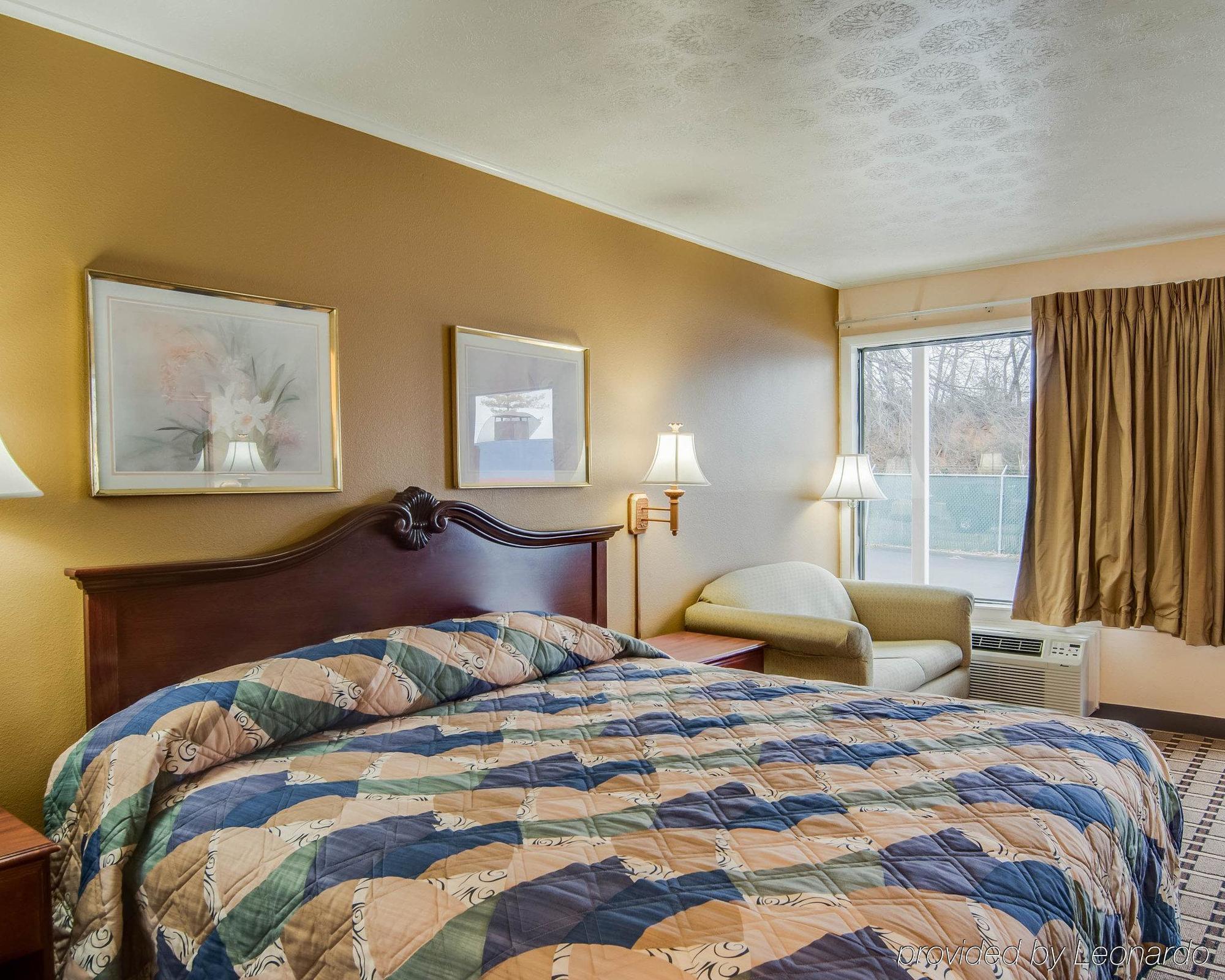 Rodeway Inn Civic Center Роанок Экстерьер фото