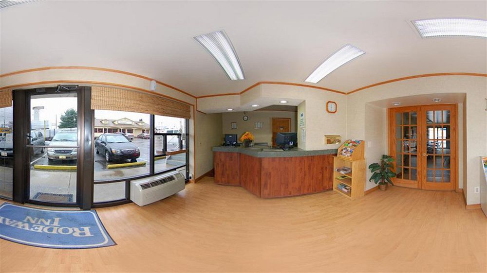 Rodeway Inn Civic Center Роанок Экстерьер фото