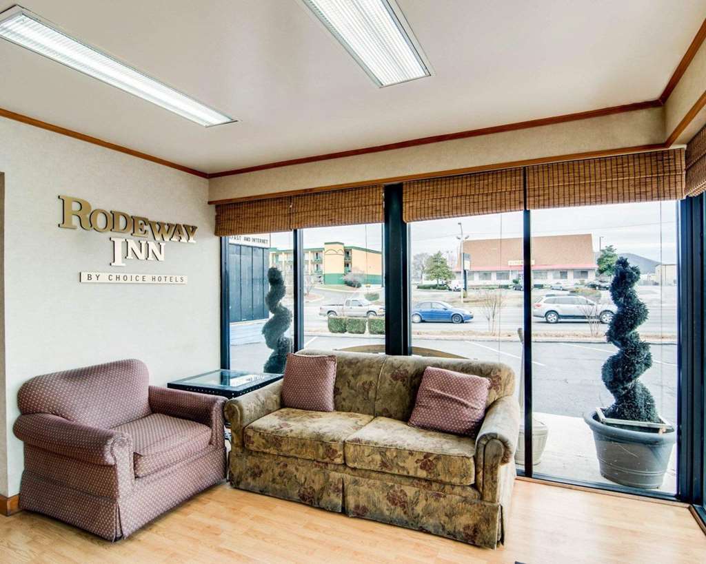 Rodeway Inn Civic Center Роанок Интерьер фото