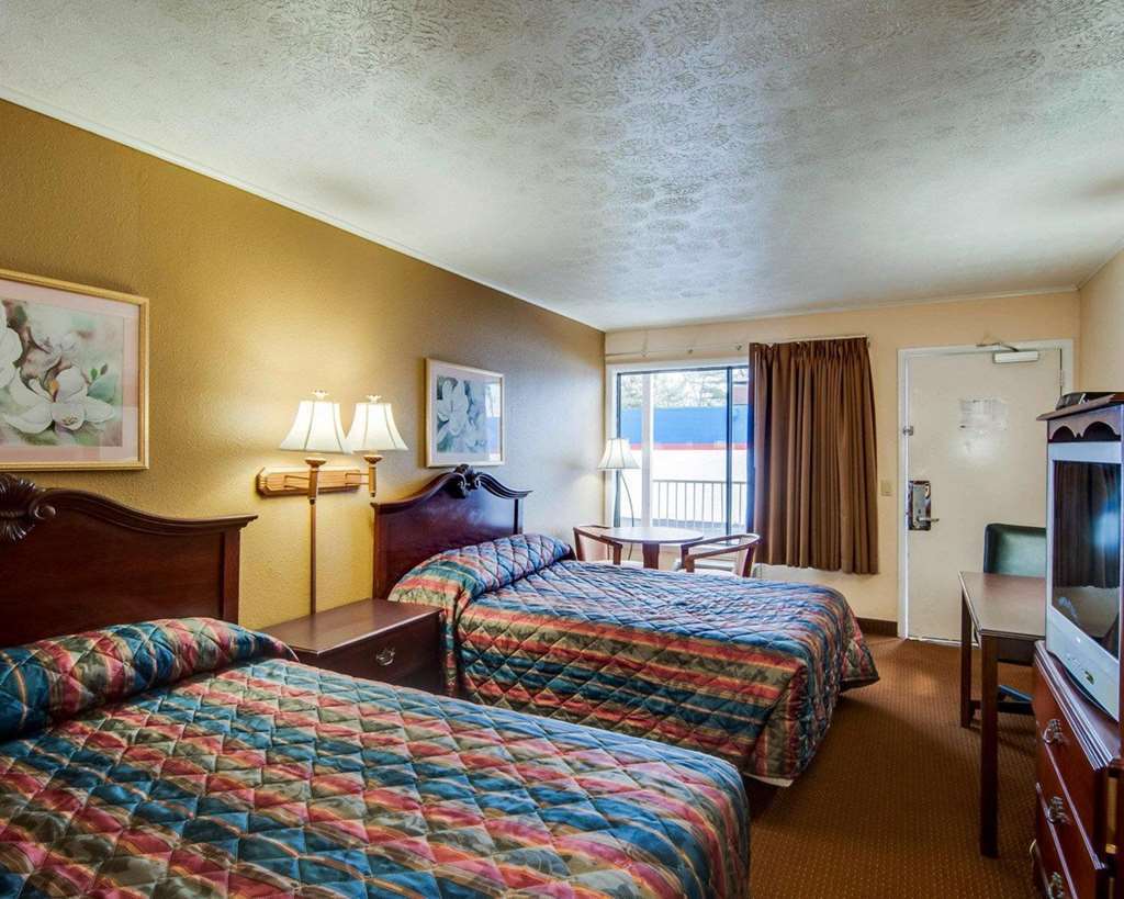 Rodeway Inn Civic Center Роанок Номер фото