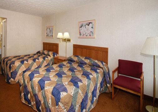 Rodeway Inn Civic Center Роанок Номер фото